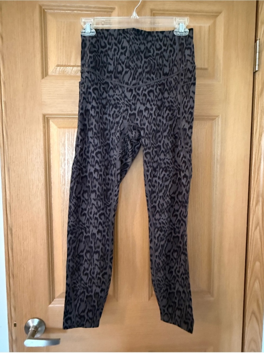 HALARA Black and Gray Leopard Print High-Waist Leggings